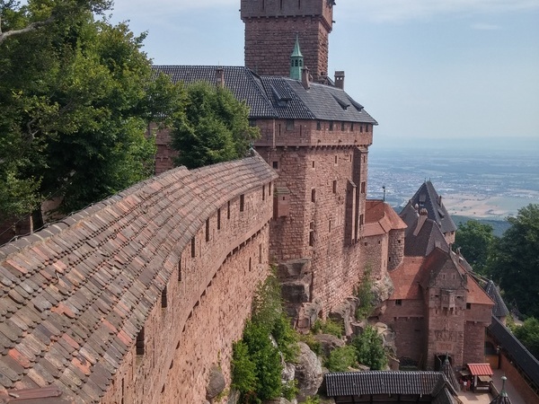 Hochkönigsburg bei Kintzheim, Bildquelle: Pixabay Hochkönigsburg bei Kintzheim, Bildquelle: Pixabay