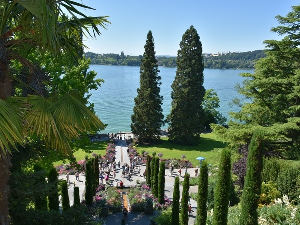 Blick auf den Bodensee und die Insel Mainau Blick auf den Bodensee und die Insel Mainau