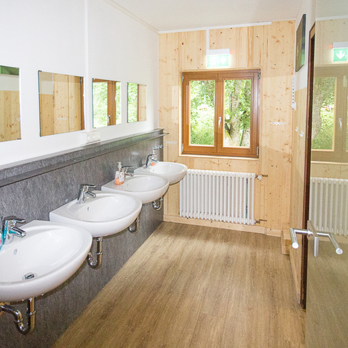 Waschbereich und Toiletten im 1. Obergeschoss - 