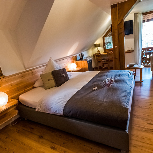 G&auml;stezimmer Margerite f&uuml;r 2 Personen - Doppelzimmer klein & fein, Balkon, Minik&uuml;hlschrank,Wasserkocher & Kleingeschirr, TV & Telefon