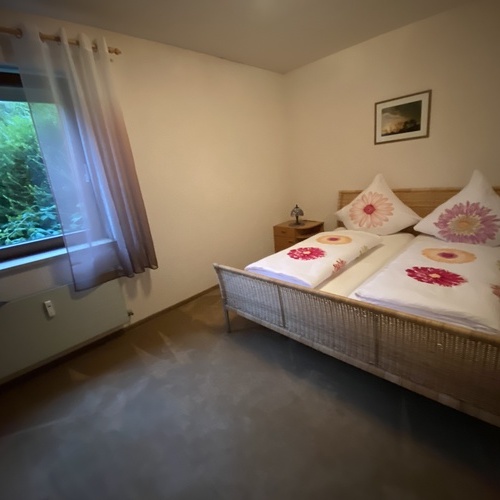 Schlafzimmer mit Doppelbett  - 