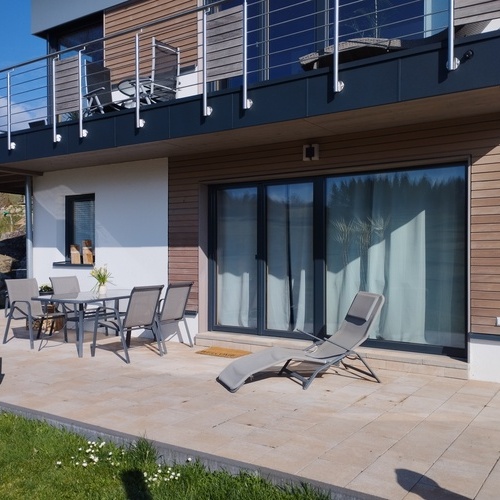 Unsere Terasse l&auml;dt zum Erholen und Entspannen ein. - 